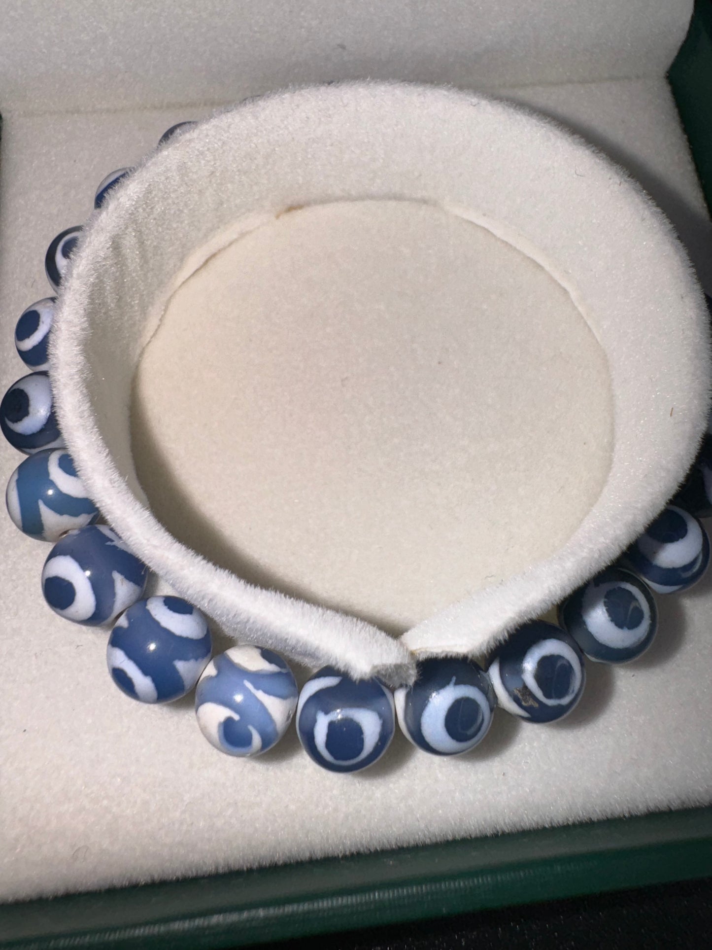 Isaphan bead